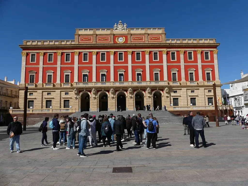 Plaza y edificio del Ayuntamiento de San Fernando (Cádiz)